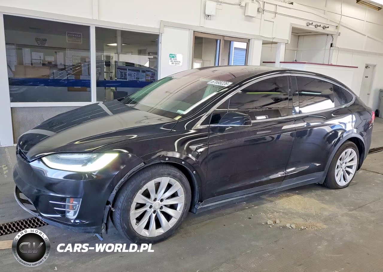2017 Tesla Model X – zdjęcie 1 z 14