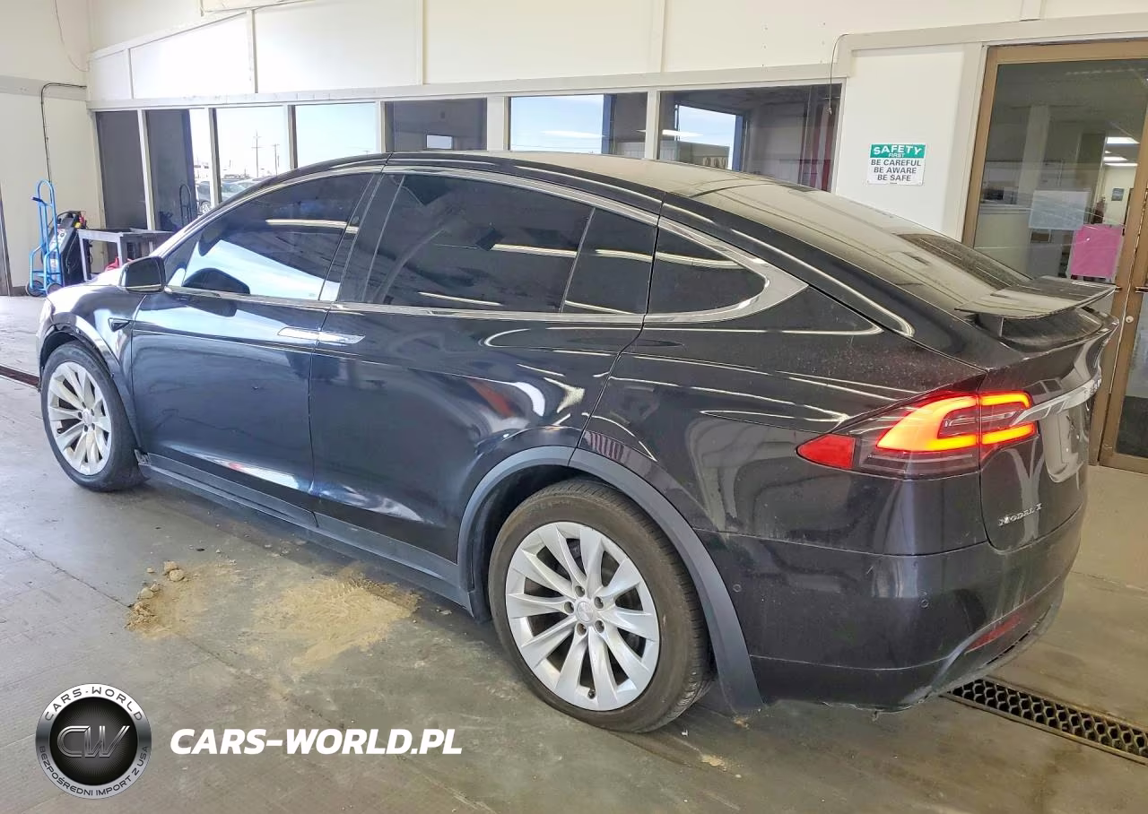 2017 Tesla Model X VIN:5YJXCBE2XHF049392 - 2