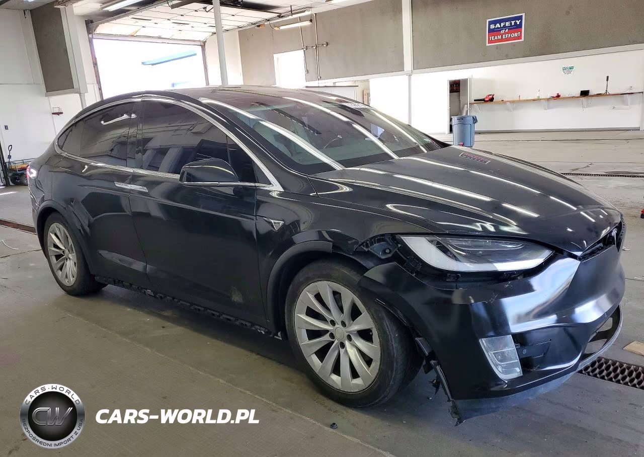 2017 Tesla Model X VIN:5YJXCBE2XHF049392 - 4