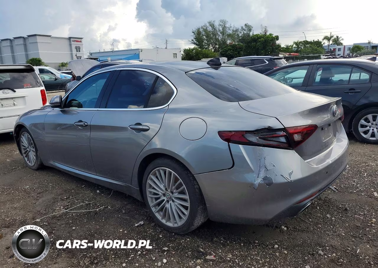 2017 Alfa Romeo Giulia Ti VIN:ZARFAECN3H7537000 - 2