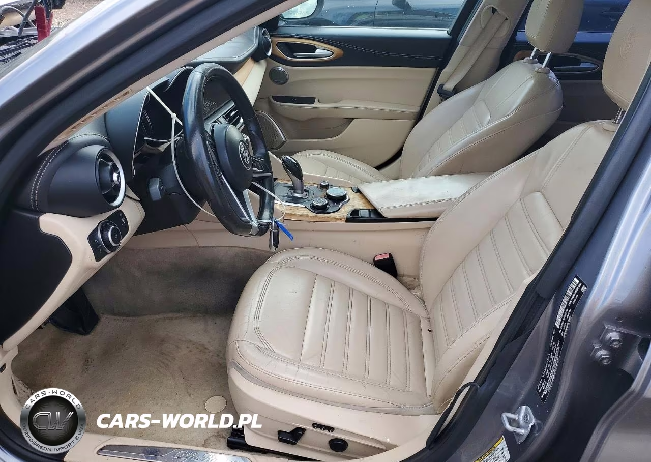 2017 Alfa Romeo Giulia Ti VIN:ZARFAECN3H7537000 - 7