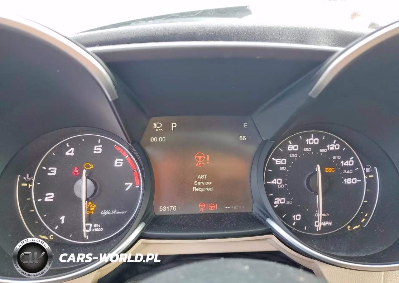 2017 Alfa Romeo Giulia Ti VIN:ZARFAECN3H7537000 - 9