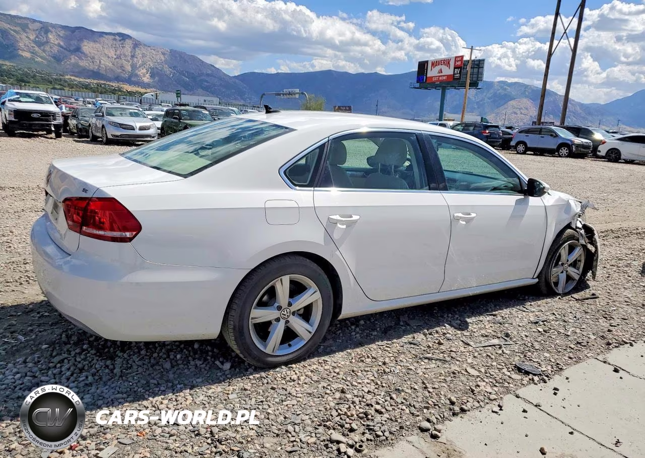2012 Volkswagen Passat Se VIN:1VWBP7A31CC043672 - 3
