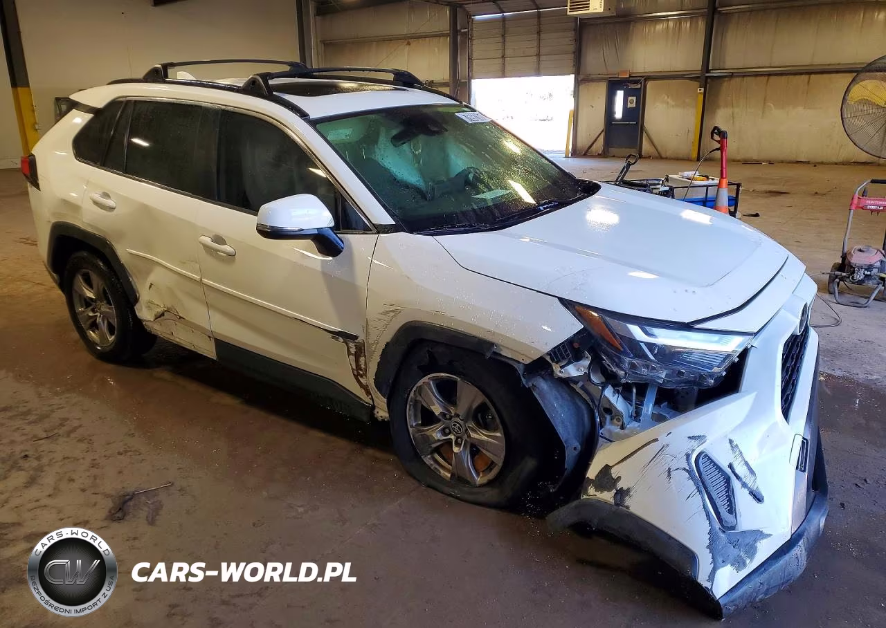 2023 Toyota Rav4 Xle VIN:JTMP1RFV3PD094882 - 4