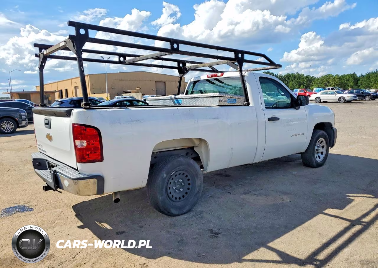 2011 Chevrolet Silverado C1500 VIN:1GCNCPEA8BZ185078 - 3