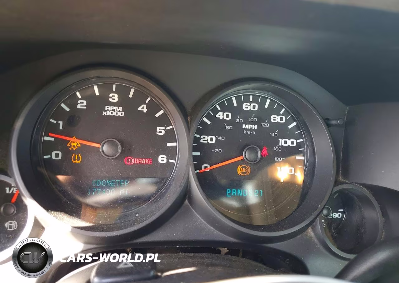 2011 Chevrolet Silverado C1500 VIN:1GCNCPEA8BZ185078 - 9
