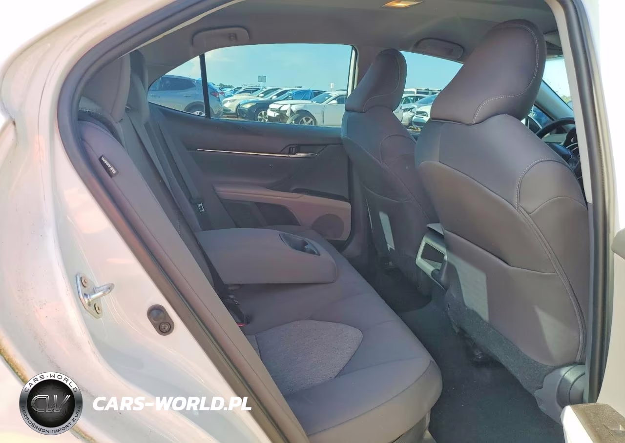 2021 Toyota Camry Le VIN:4T1C31AK4MU554291 - 10
