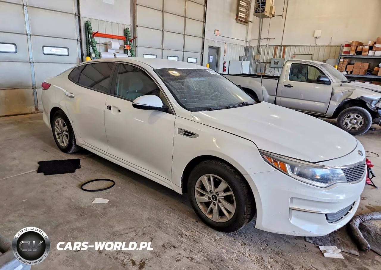 2017 Kia Optima Lx VIN:5XXGT4L38HG125471 - 4