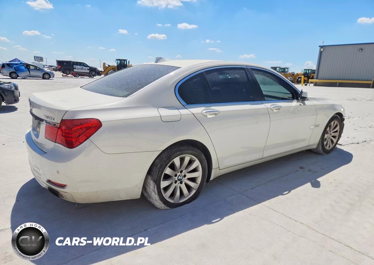 2009 BMW 750 I VIN:WBAKA83539CY35224 - 3