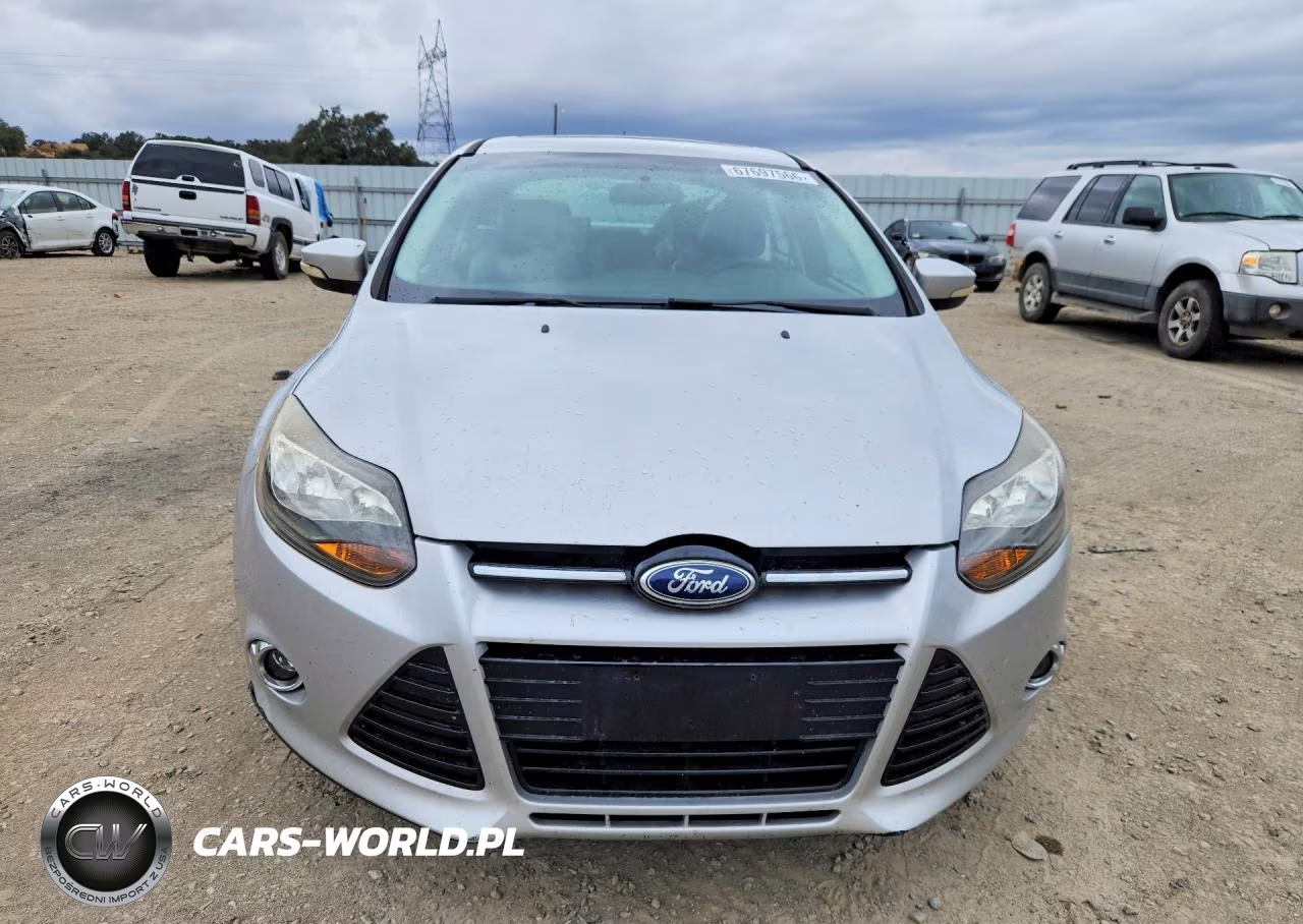 2013 Ford Focus Titanium VIN:1FADP3J25DL249340 - 5
