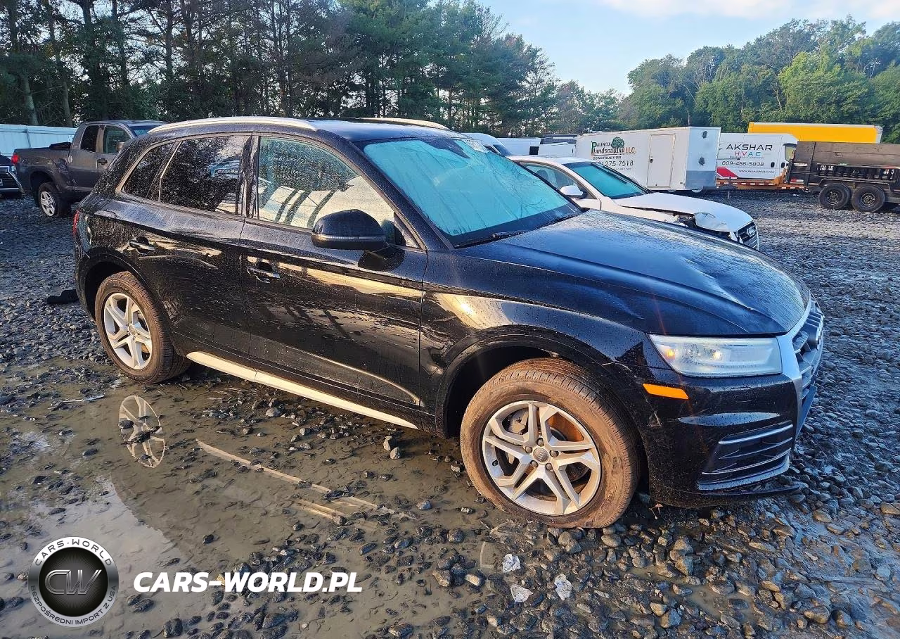 2018 Audi Q5 Premium VIN:WA1ANAFY1J2127896 - 4
