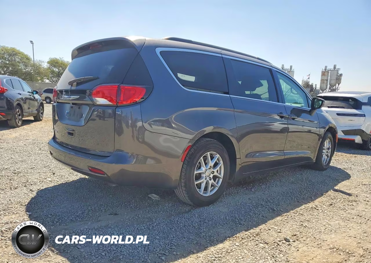 2020 Chrysler Voyager Lxi VIN:2C4RC1DG8LR264332 - 3