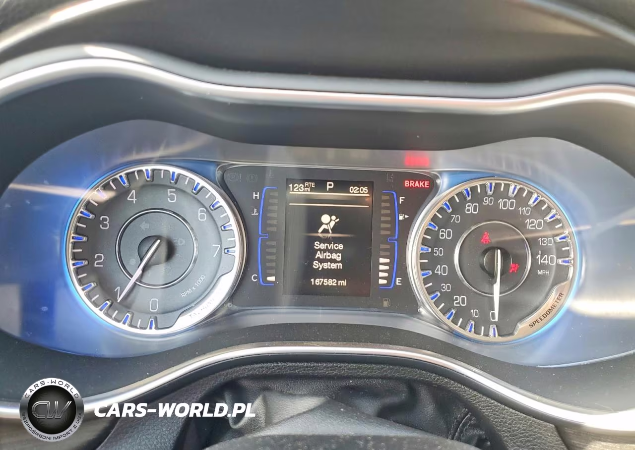 2015 Chrysler 200 Limited VIN:1C3CCCAB4FN703509 - 9