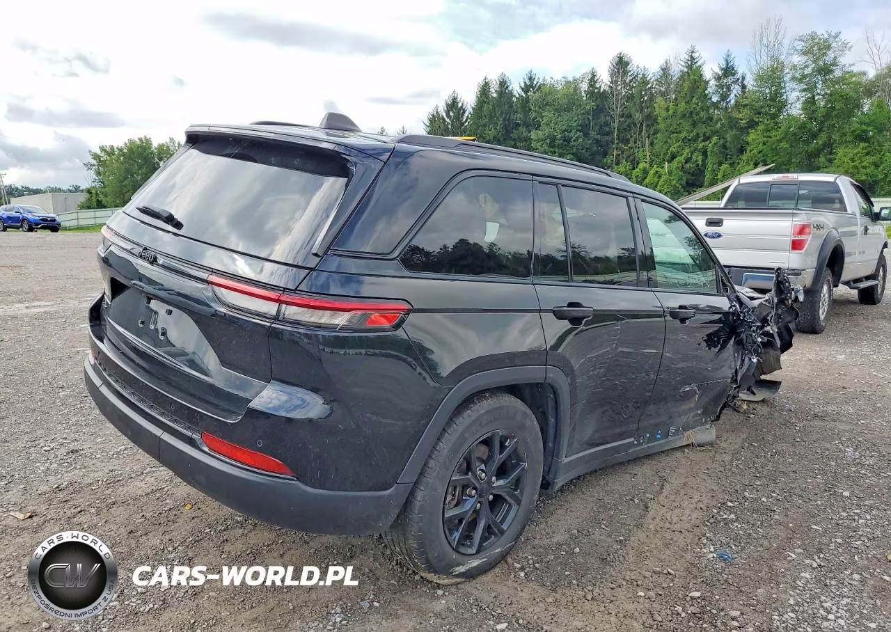 2024 Jeep Grand Cherokee Laredo VIN:1C4RJHAG5RC121648 - 3