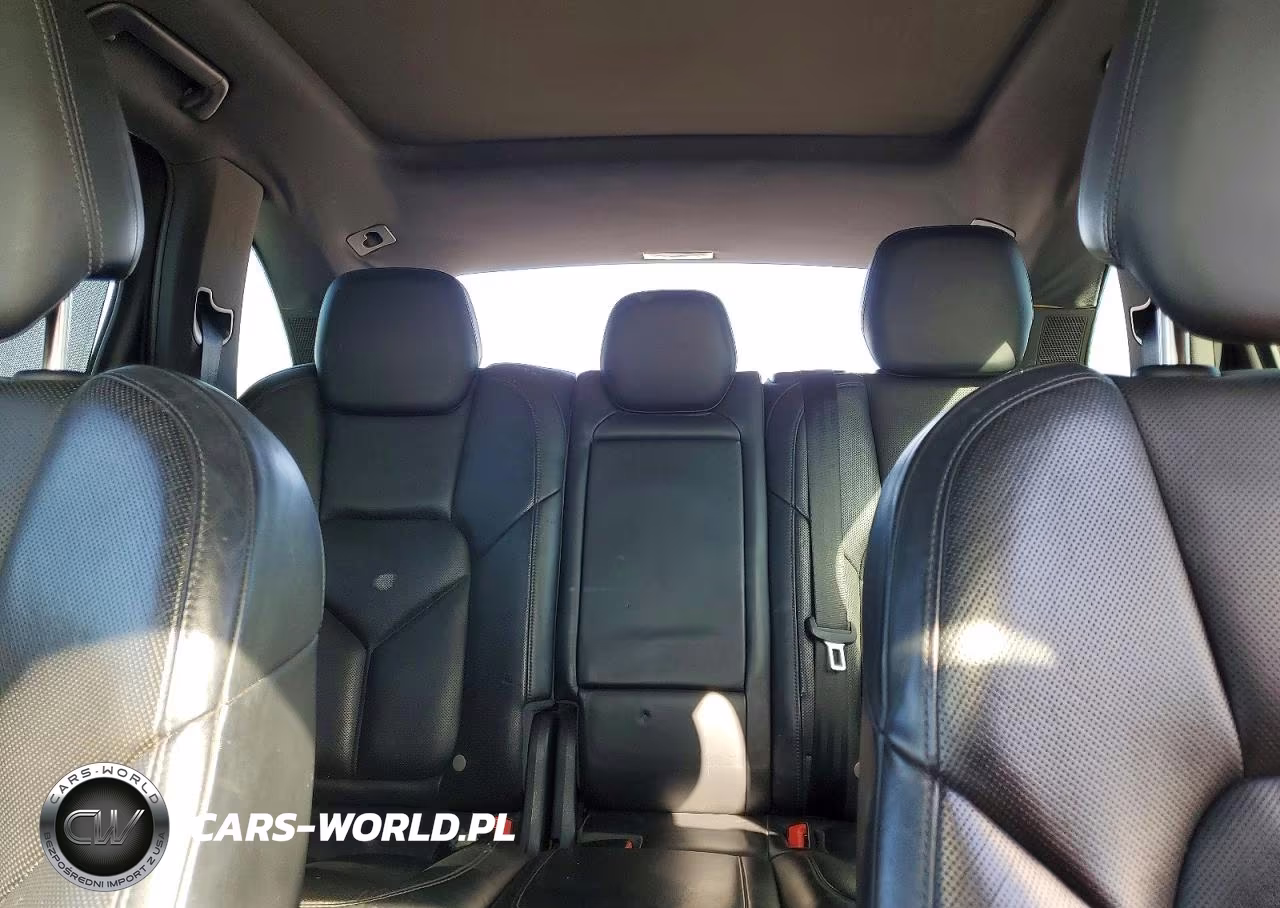 2016 Porsche Cayenne VIN:WP1AA2A26GLA01920 - 10