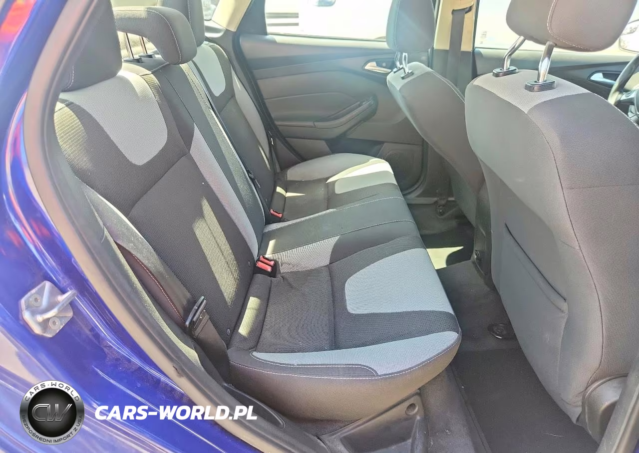 2012 Ford Focus Se VIN:1FAHP3F25CL256748 - 10