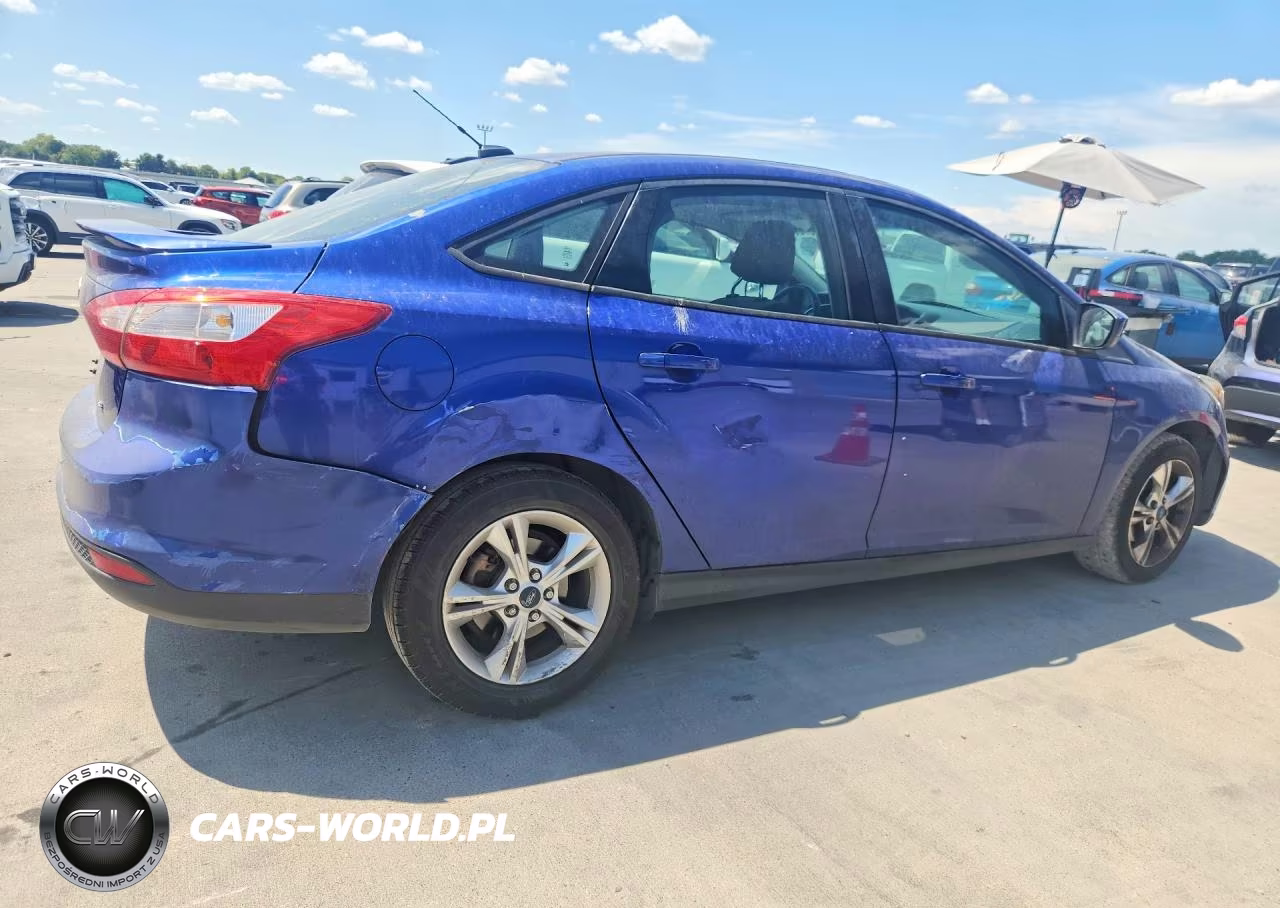 2012 Ford Focus Se VIN:1FAHP3F25CL256748 - 3