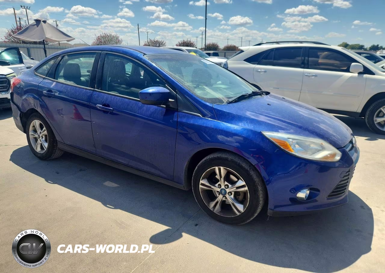 2012 Ford Focus Se VIN:1FAHP3F25CL256748 - 4