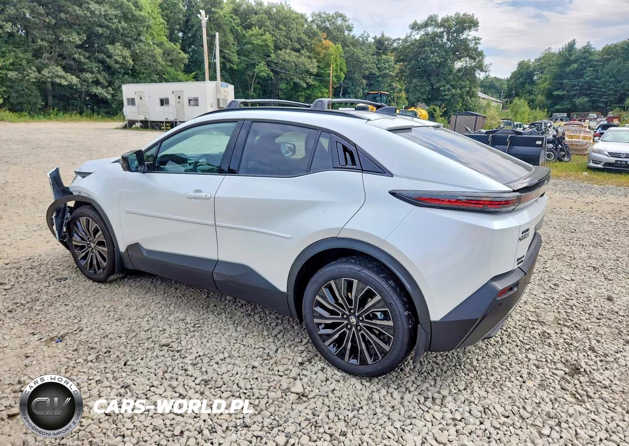 2026 Toyota C-Hr Xse VIN:JTMAAAAD2TJ015591 - 2