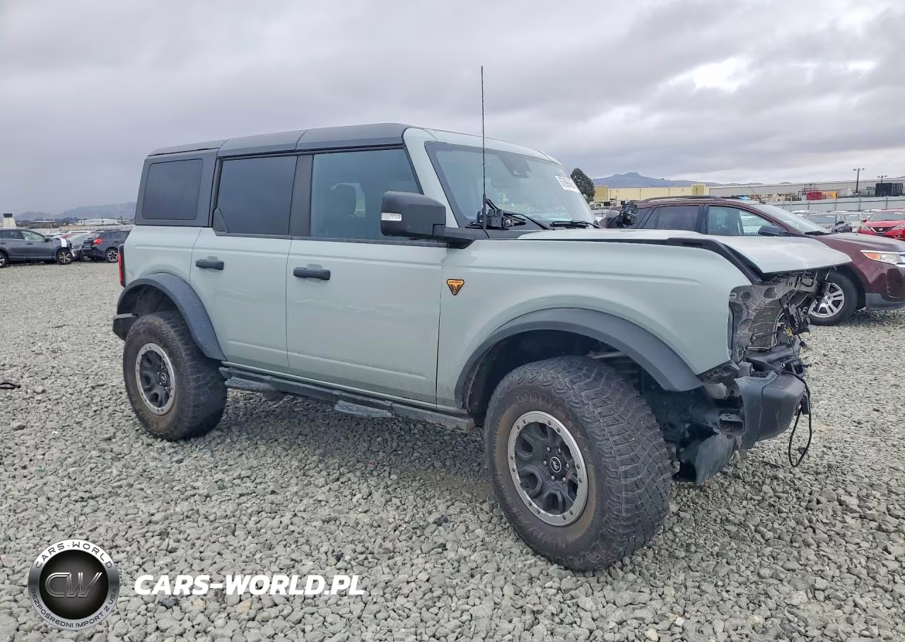 2023 Ford Bronco Base VIN:1FMEE5DP3PLB08161 - 4