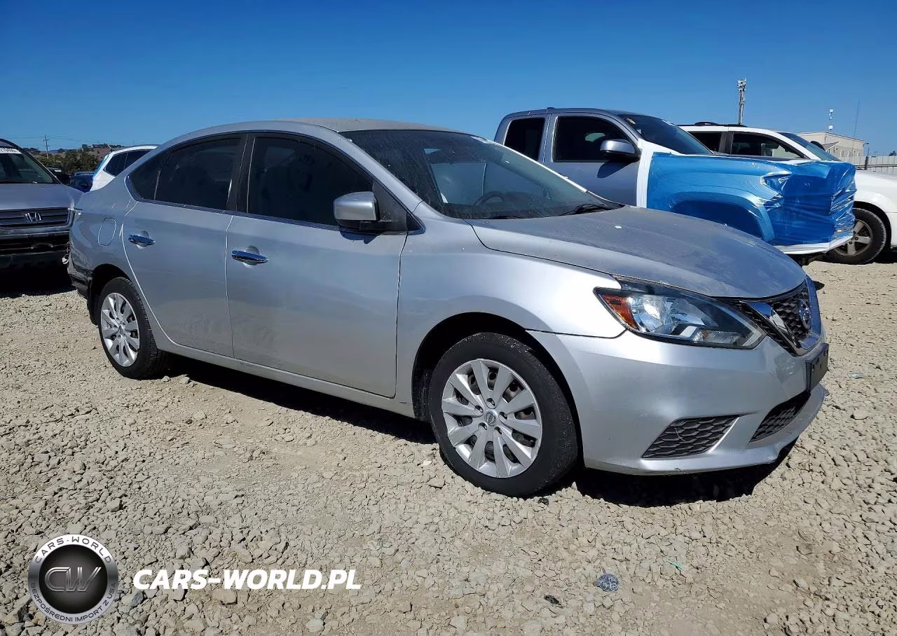 2017 Nissan Sentra S VIN:3N1AB7AP1HY304557 - 4