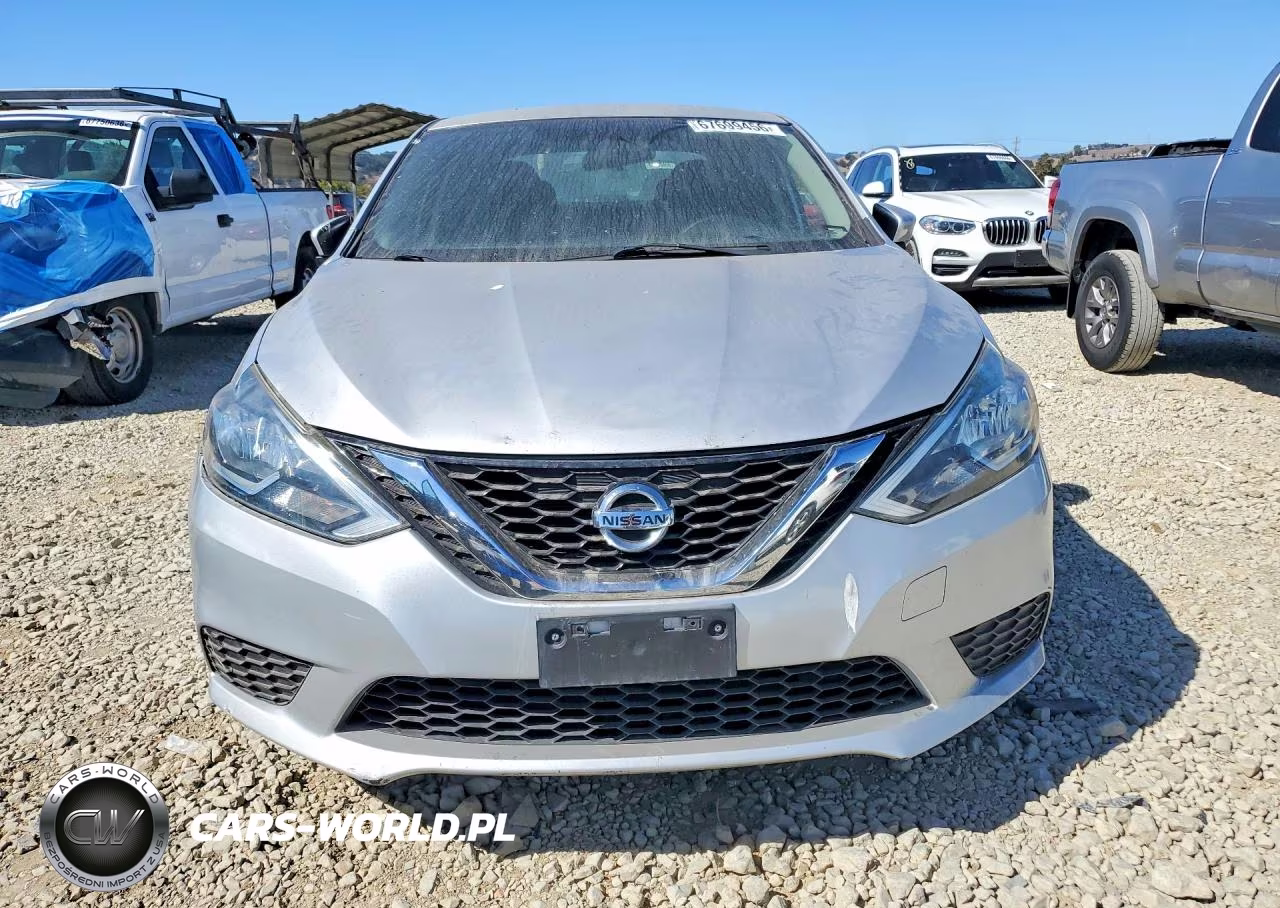 2017 Nissan Sentra S VIN:3N1AB7AP1HY304557 - 5