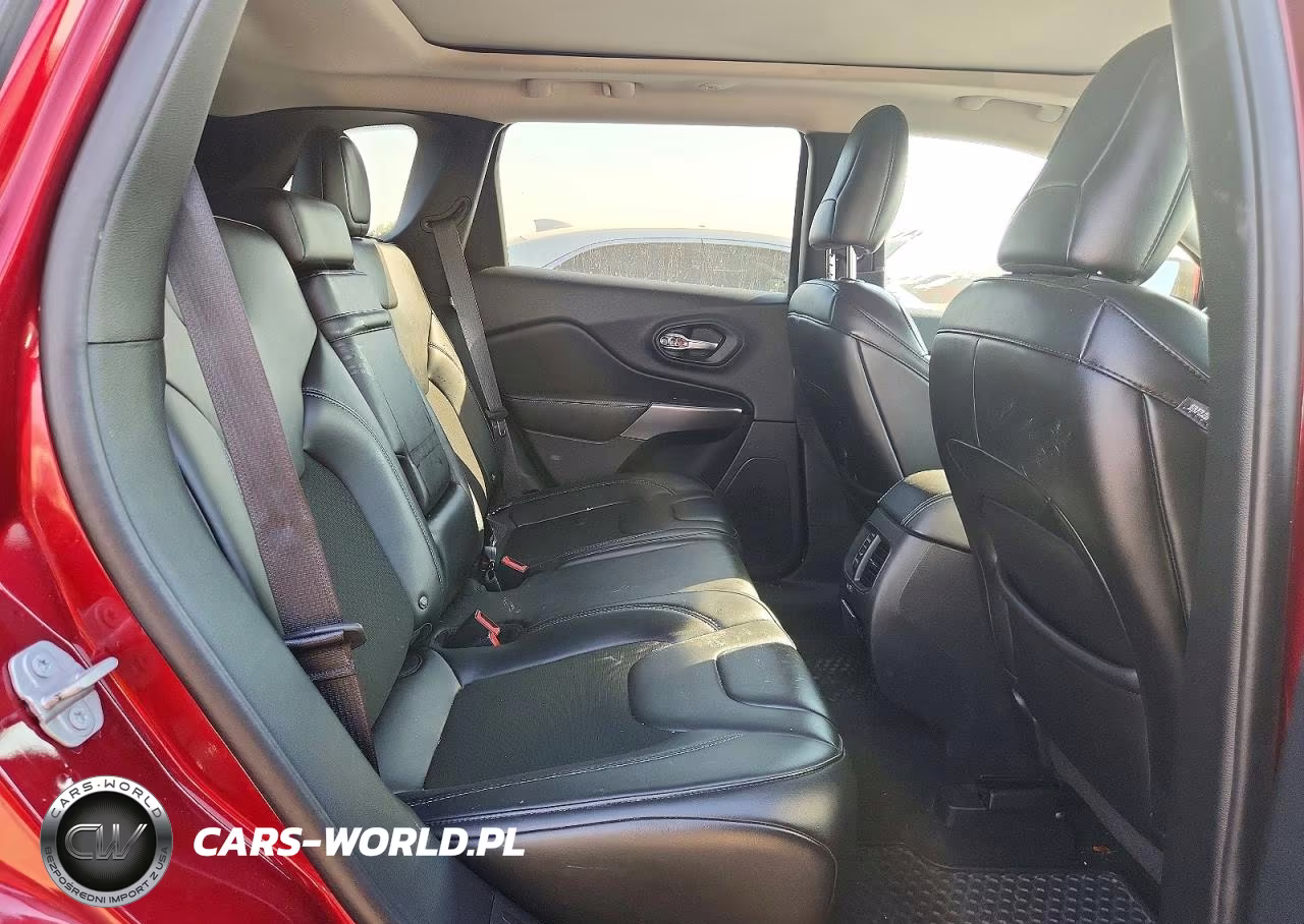 2019 Jeep Cherokee Latitude Plus VIN:1C4PJMLXXKD127488 - 10