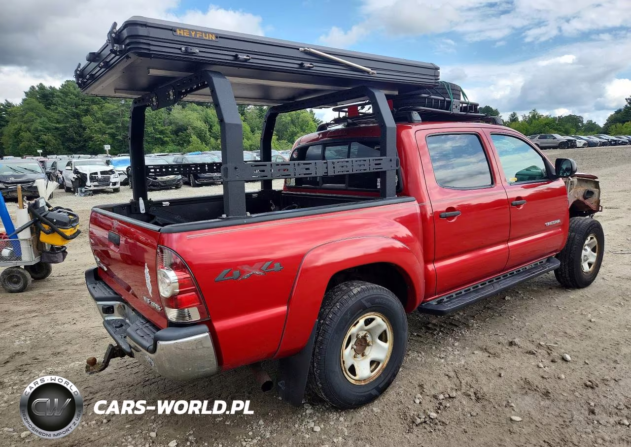 2015 Toyota Tacoma V6 VIN:3TMLU4EN2FM167771 - 3
