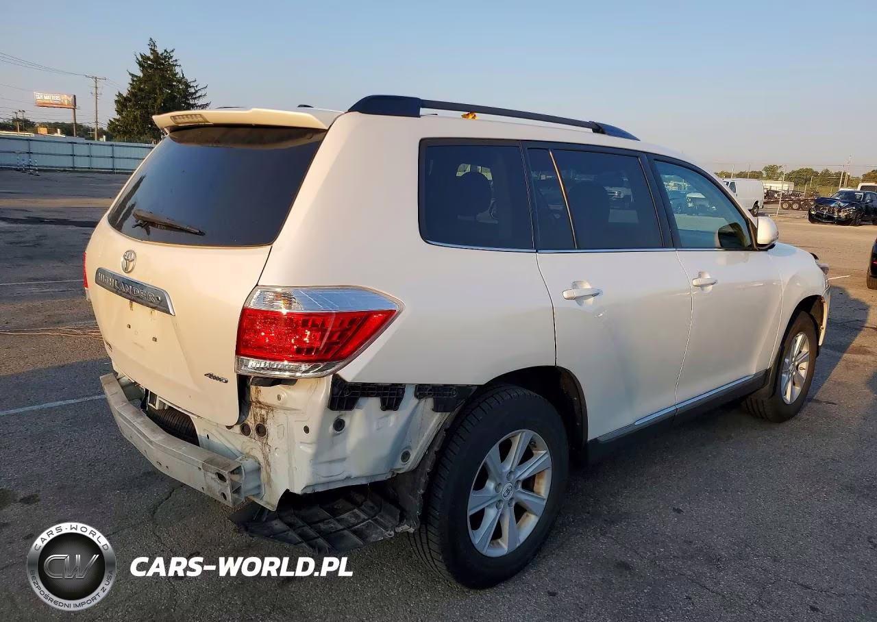 2012 Toyota Highlander Base VIN:5TDBK3EH9CS145025 - 3
