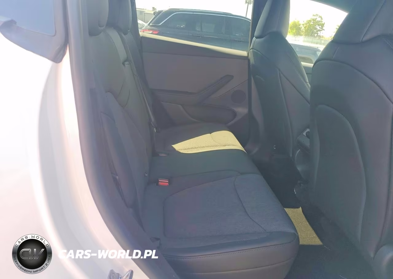 2026 Tesla Model Y VIN:7SAYGDED8TA735431 - 10