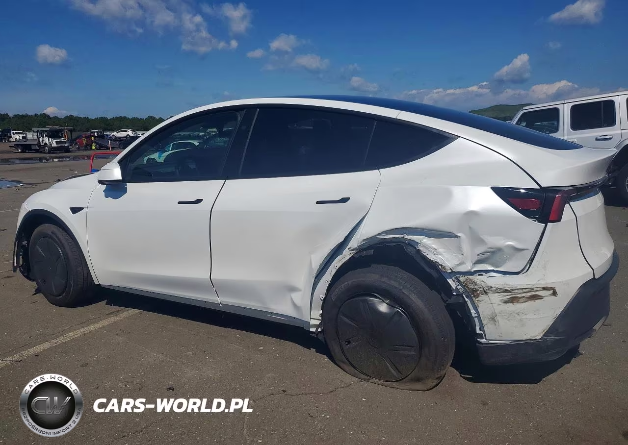 2026 Tesla Model Y VIN:7SAYGDED8TA735431 - 2