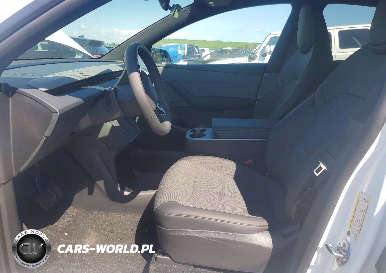 2026 Tesla Model Y VIN:7SAYGDED8TA735431 - 7