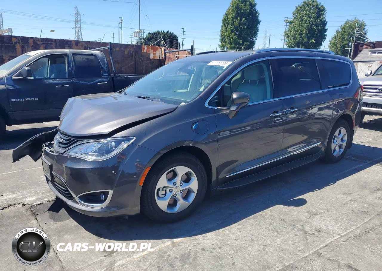 2018 Chrysler Pacifica Hybrid Touring L VIN:2C4RC1L77JR124853 - 1