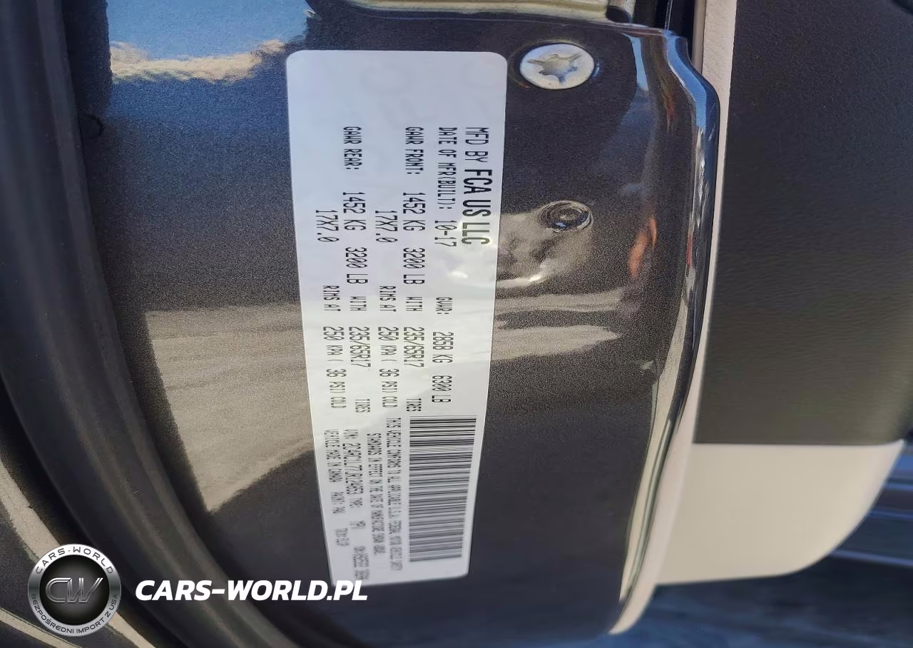 2018 Chrysler Pacifica Hybrid Touring L VIN:2C4RC1L77JR124853 - 13