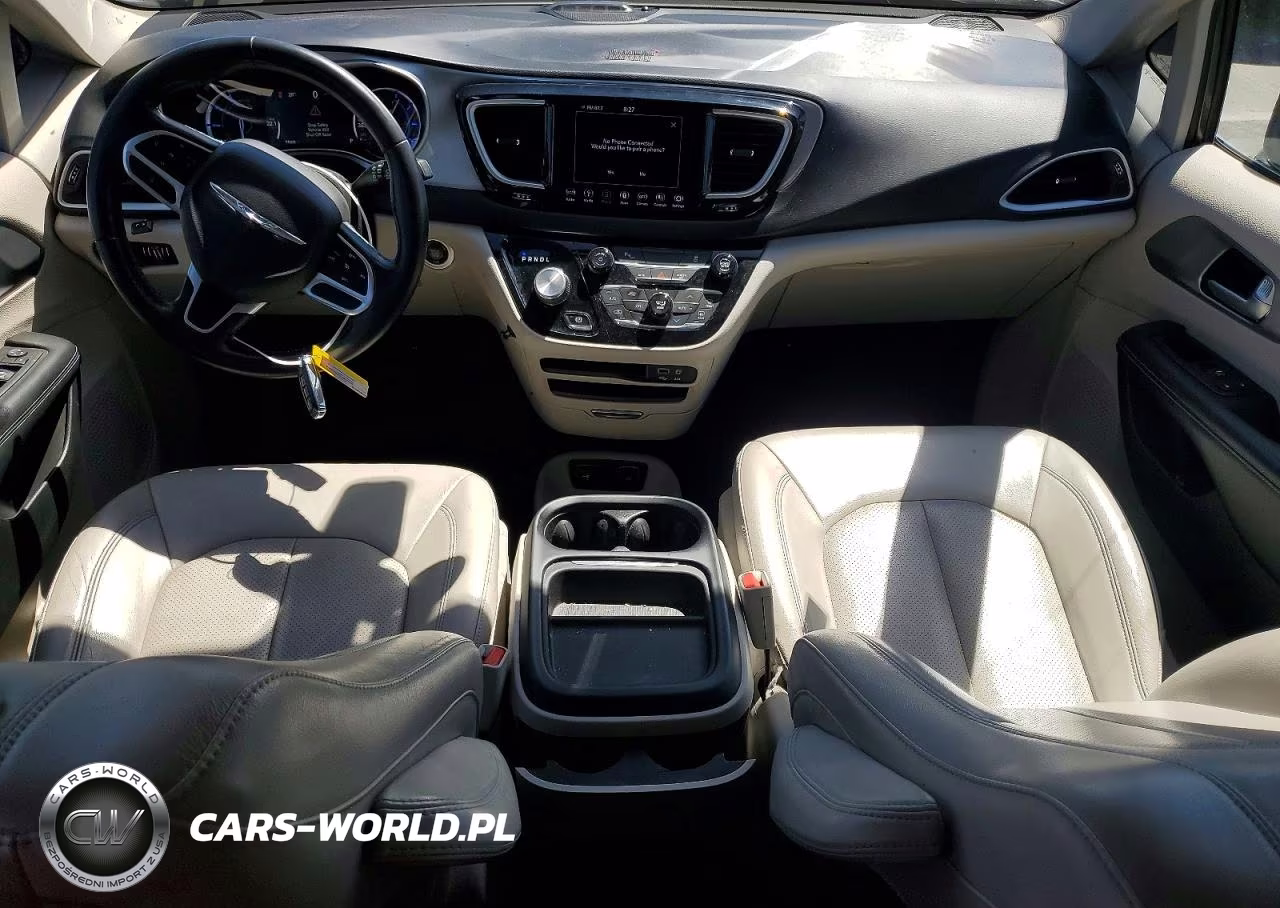 2018 Chrysler Pacifica Hybrid Touring L VIN:2C4RC1L77JR124853 - 8