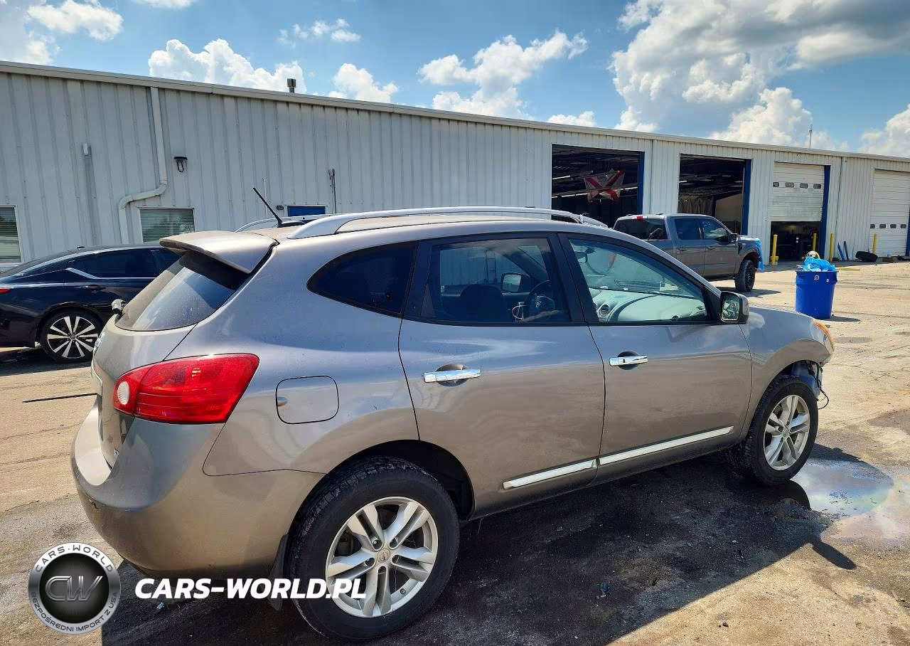 2013 Nissan Rogue S VIN:JN8AS5MT2DW550713 - 3