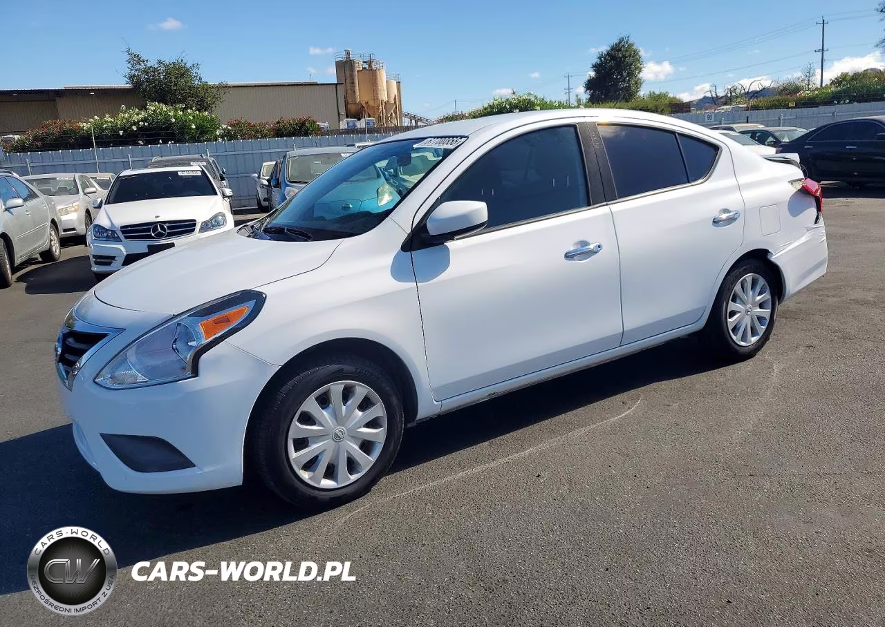 2019 Nissan Versa Sv