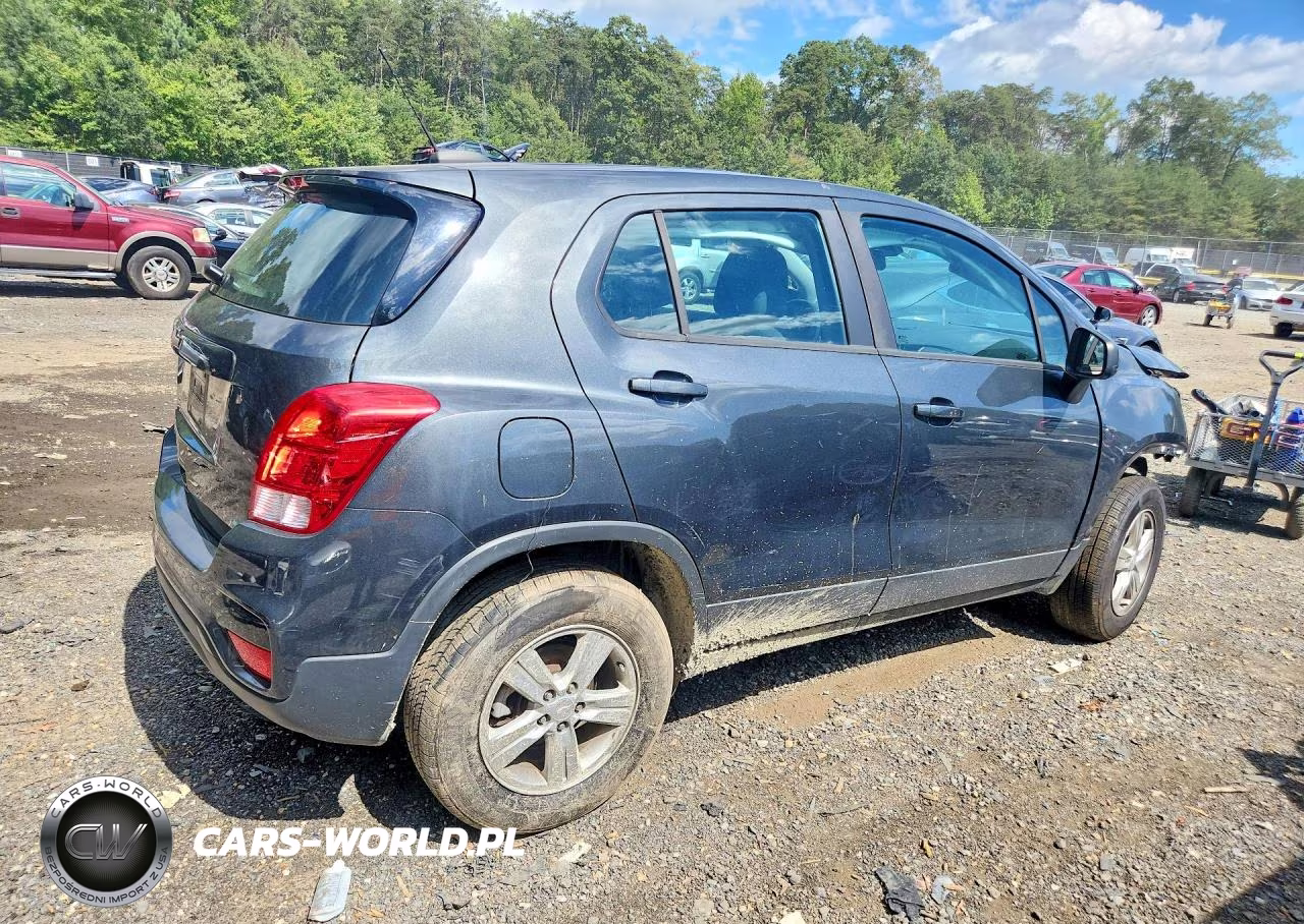 2019 Chevrolet Trax Ls VIN:3GNCJNSB9KL259699 - 3
