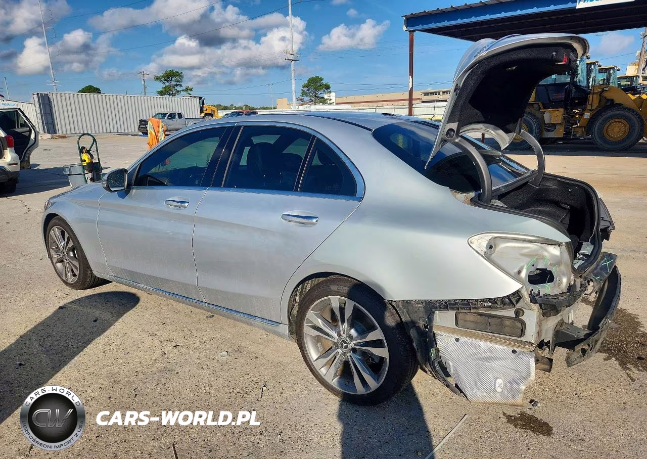 2018 Mercedes-Benz C 300 VIN:55SWF4JB7JU268402 - 2