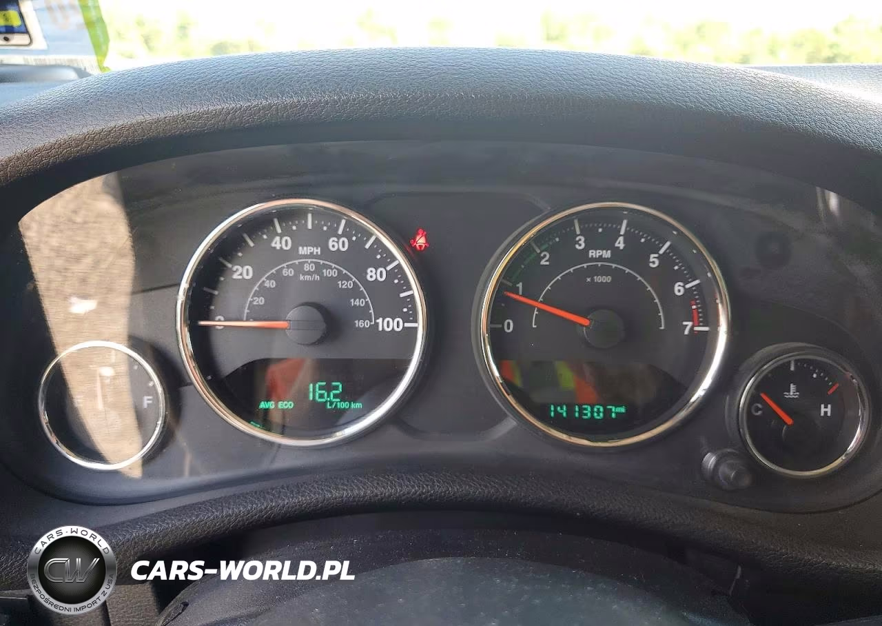 2016 Jeep Wrangler Sport VIN:1C4AJWAG4GL294754 - 9