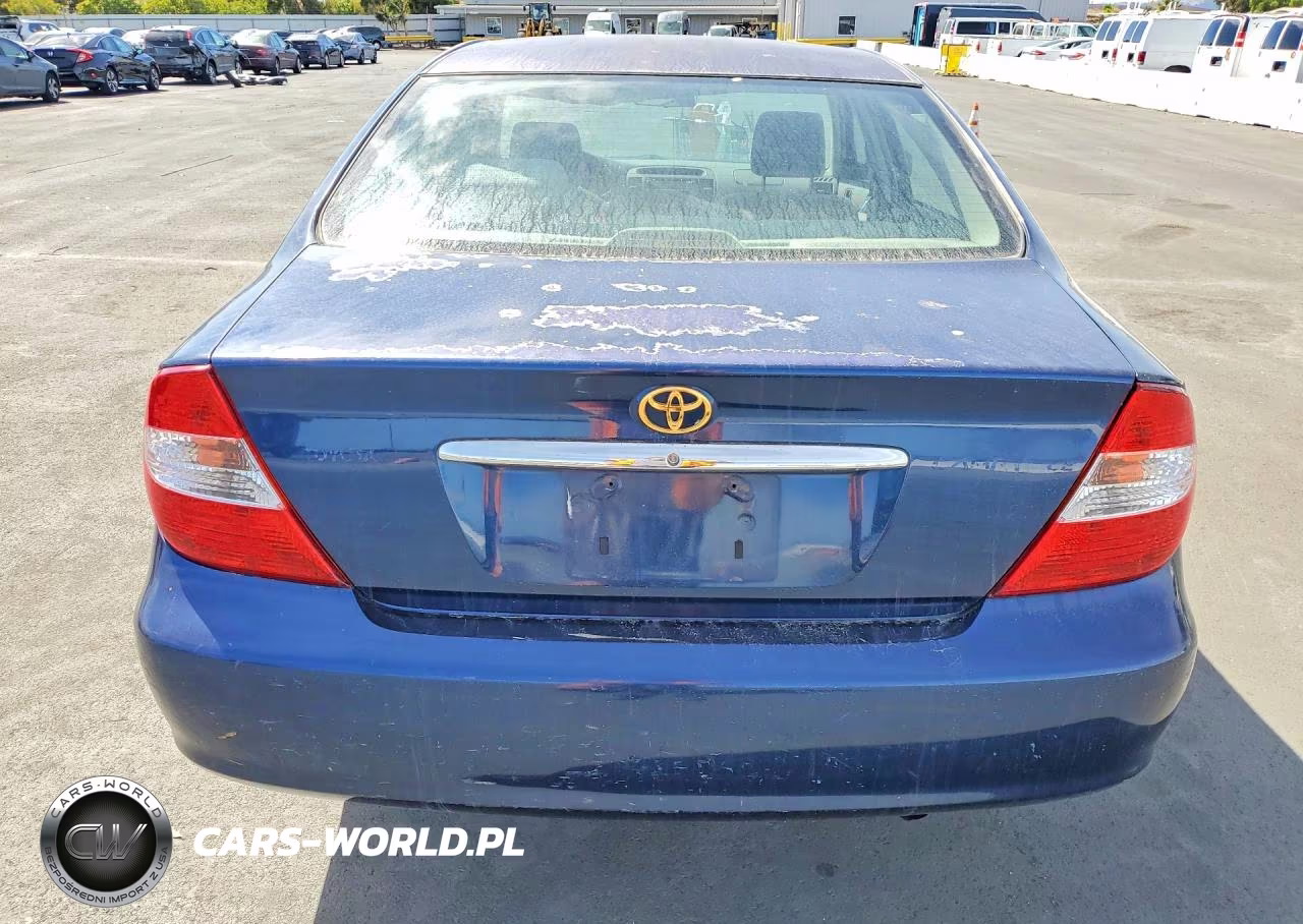 2002 Toyota Camry Le VIN:JTDBE32K020096063 - 6