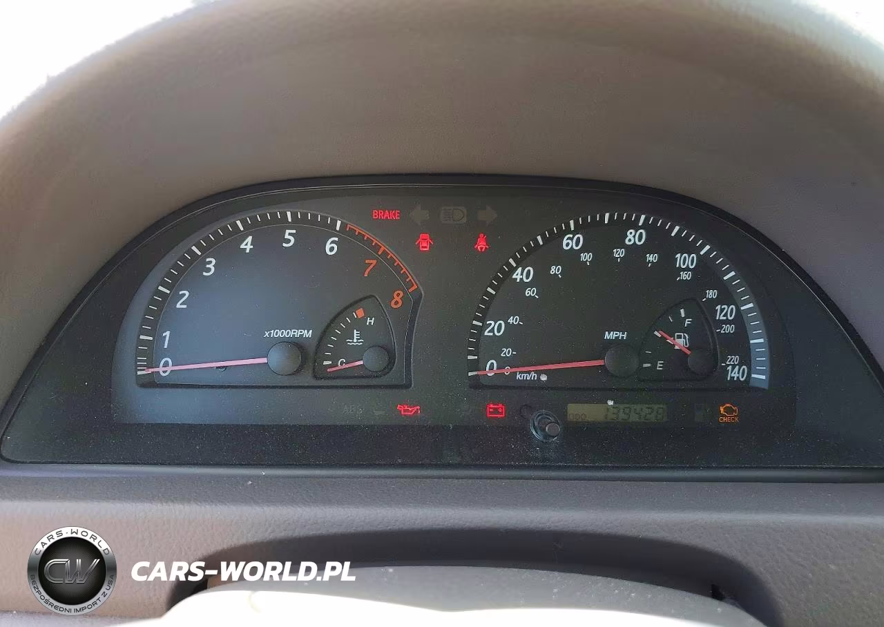 2002 Toyota Camry Le VIN:JTDBE32K020096063 - 9