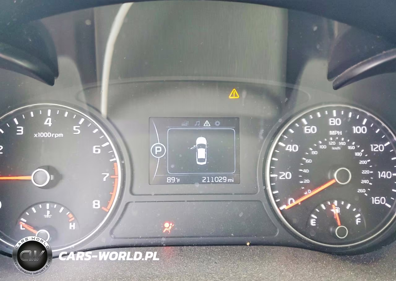 2018 Kia Optima Lx VIN:5XXGT4L32JG212045 - 9