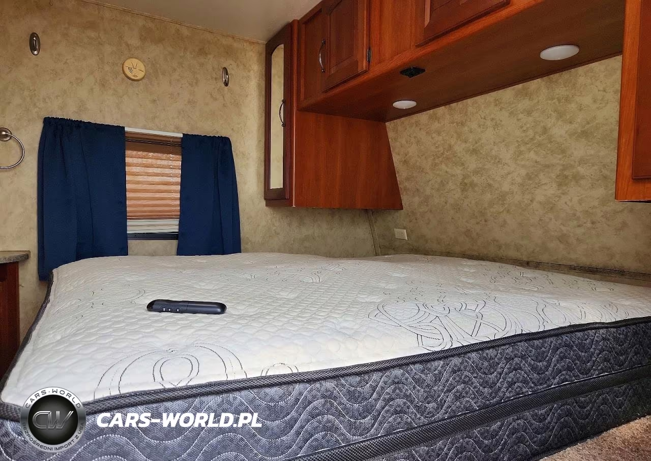 2013 Keystone Cougar Camper VIN:4YDT25R28DC502720 - 9