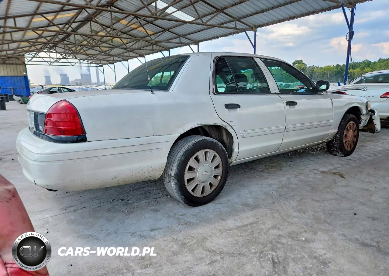 2009 Ford Crown Victoria Police Interceptor VIN:2FAHP71V29X100431 - 3