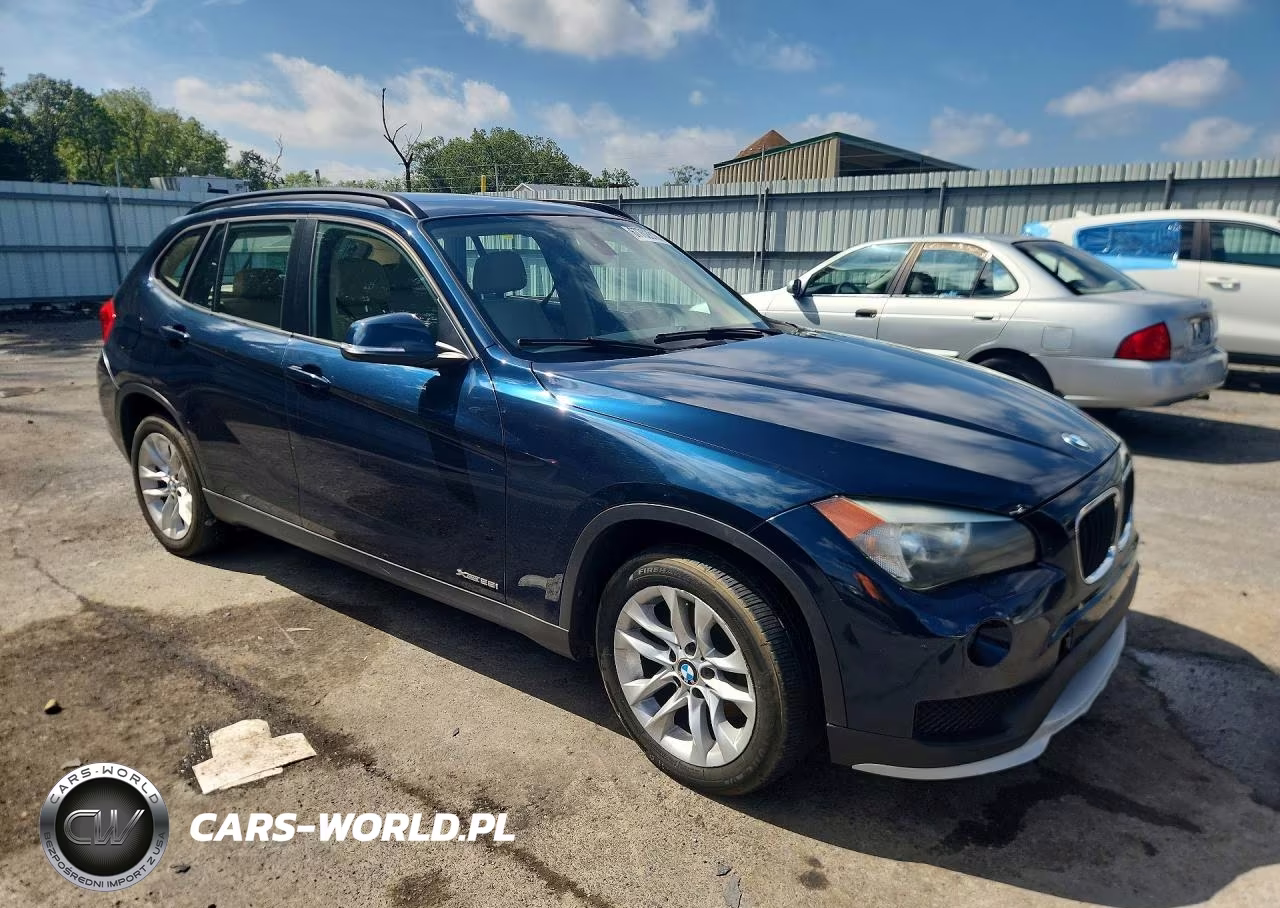 2015 BMW X1 xDrive28I VIN:WBAVL1C57FVY30123 - 4