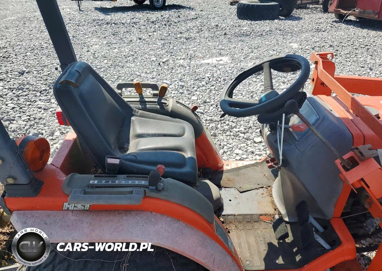 2001 Kubota B2400 Tractor VIN:32400HD72130 - 5