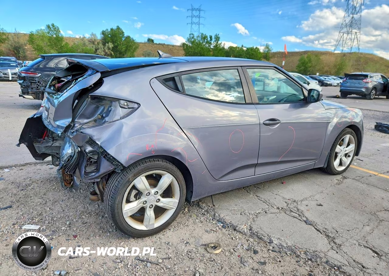 2013 Hyundai Veloster Base VIN:KMHTC6AD6DU179728 - 3