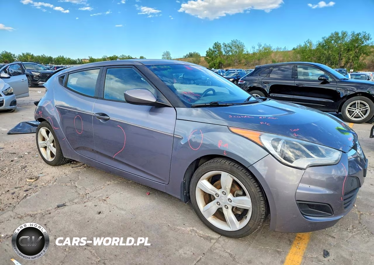 2013 Hyundai Veloster Base VIN:KMHTC6AD6DU179728 - 4