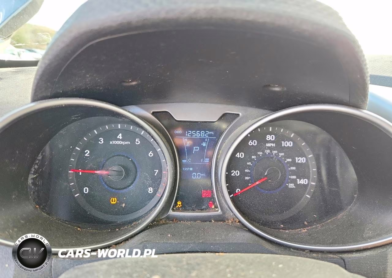 2013 Hyundai Veloster Base VIN:KMHTC6AD6DU179728 - 9